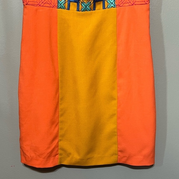 Champagne & Strawberry Embroidered V-Neck Dress Short Sleeve Mod Style Mini S - Picture 7 of 11